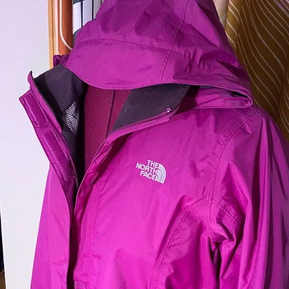 The North Face Magenta Rain Jacket - Picture 3 of 11